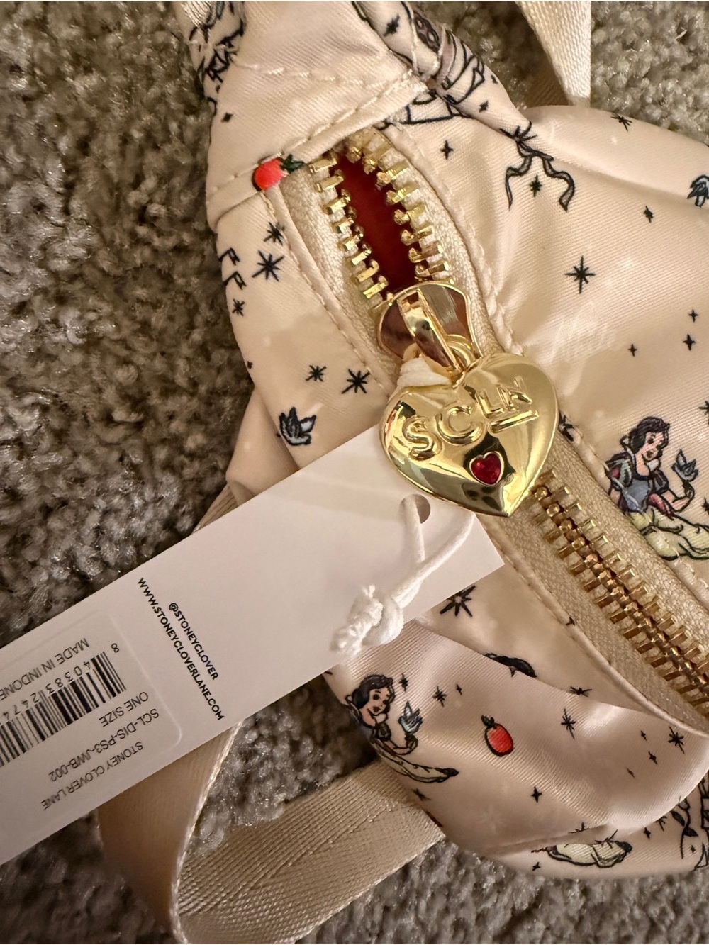 NWT Stoney Clover Lane x Disney Snow White Jumbo Belt Bag / Fanny Pack - Picture 4 of 7